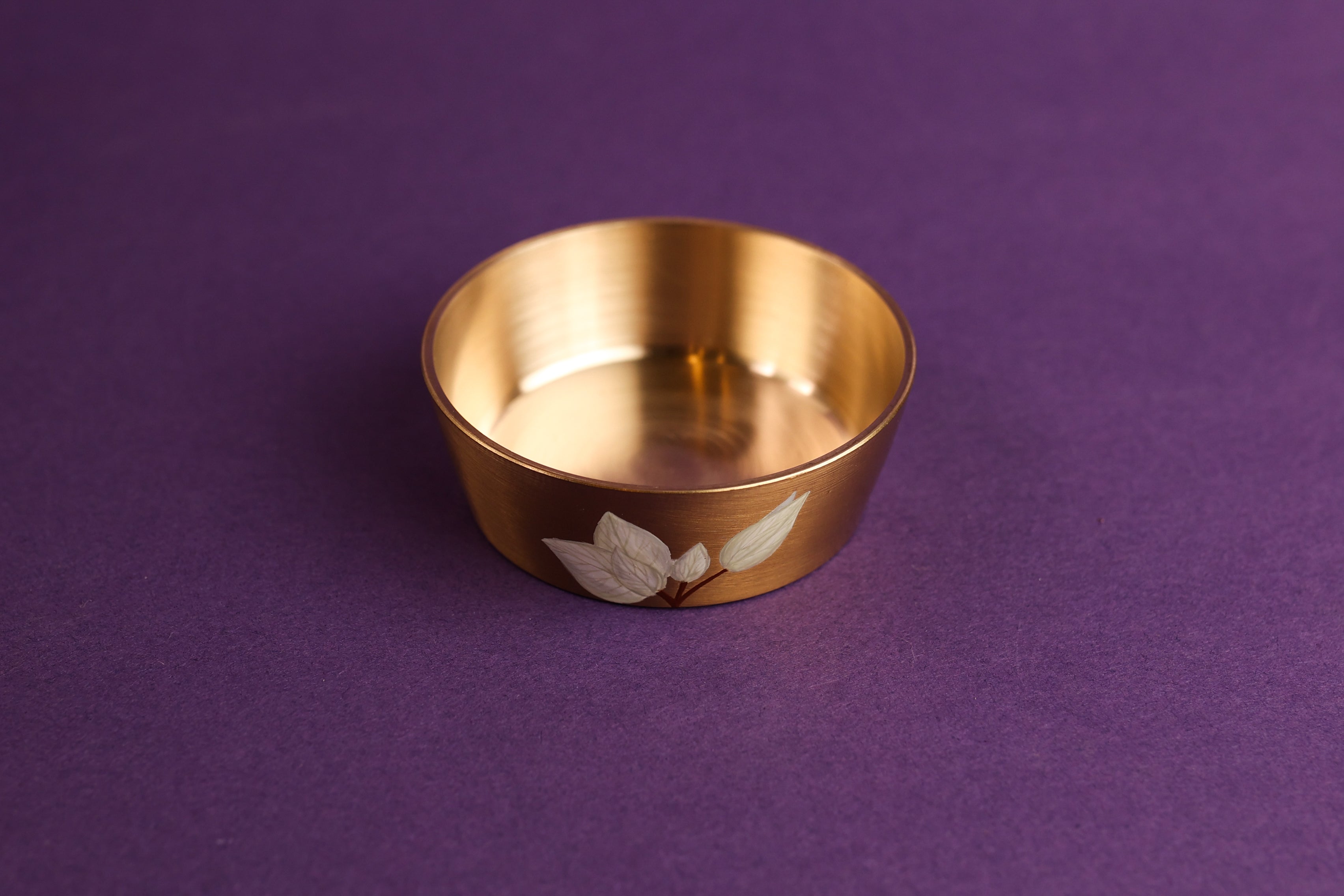 Saphed Kansa Choti Katori