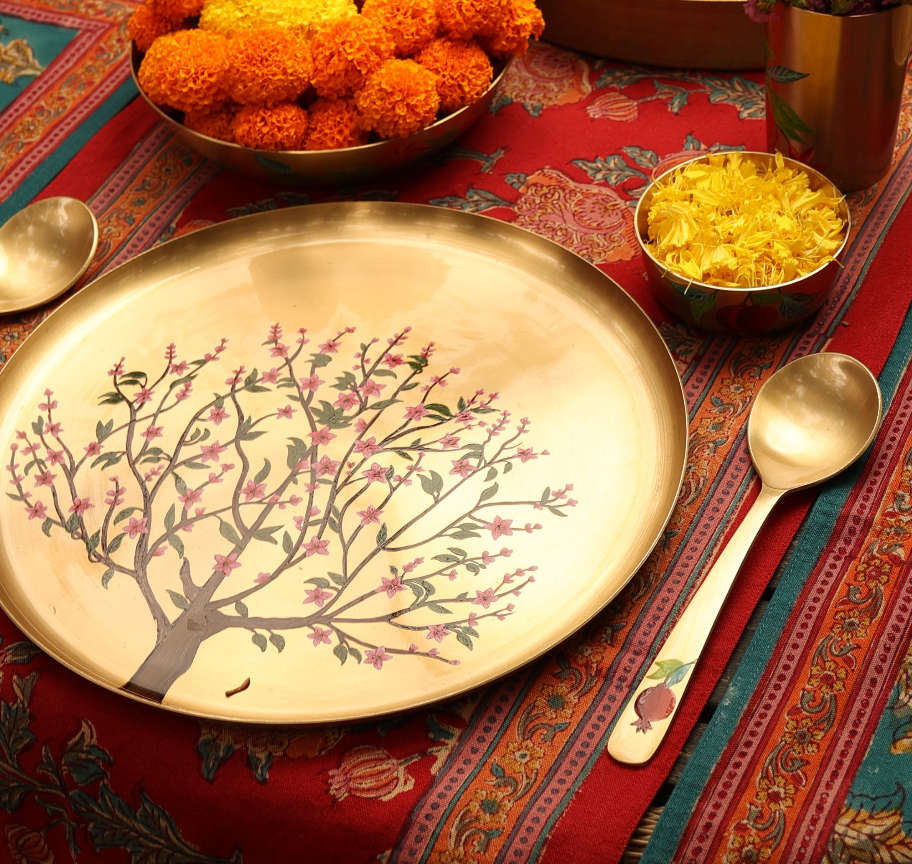 Dinner plates and Thalis