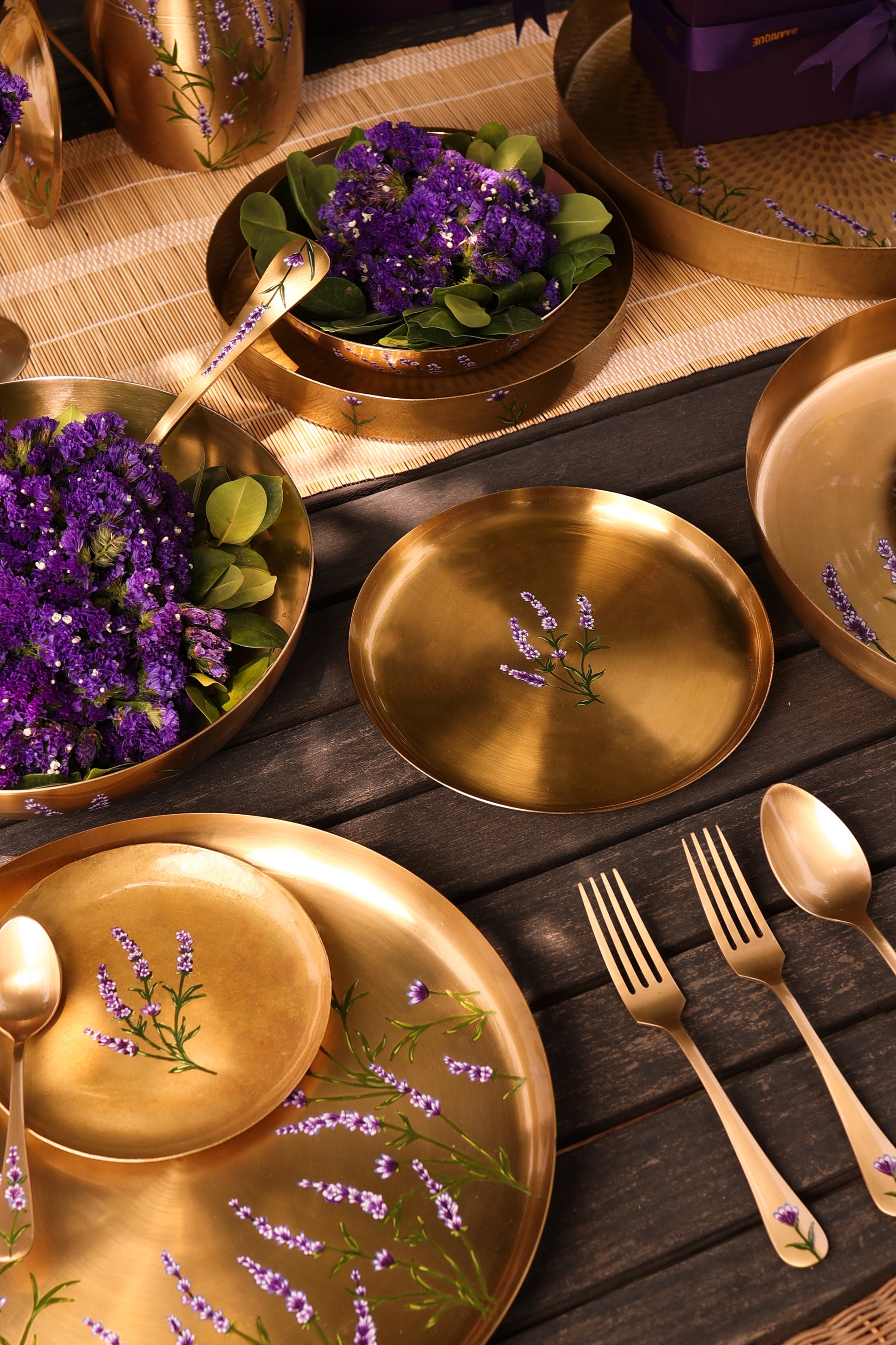 Dinner Set Of Jamuni